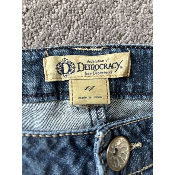 Democracy Bermuda Jeans - Picture 1 of 2